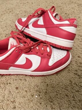 Nike Low-Top Sneakers in White and Red